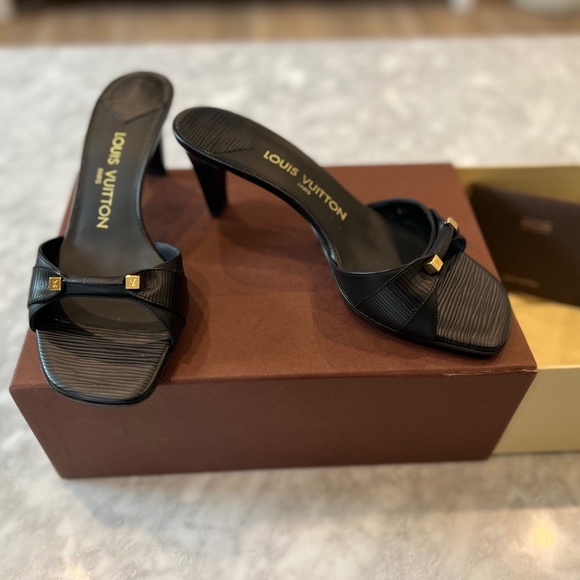 Louis Vuitton EPI Leather Sandal Size 37.5 - Picture 2 of 8